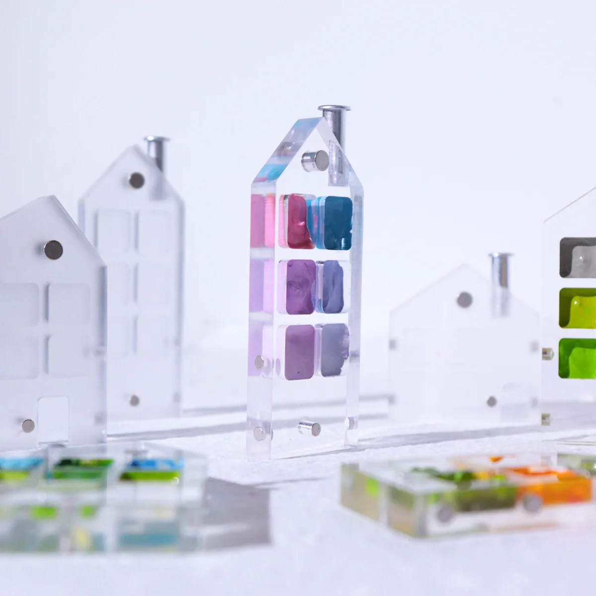 Креативен дизайн на Акрилна Цветова Палитра Креативна Форма на малка Къща Кутия за акварельных бои Преносим Прозрачна Ваза Украшение