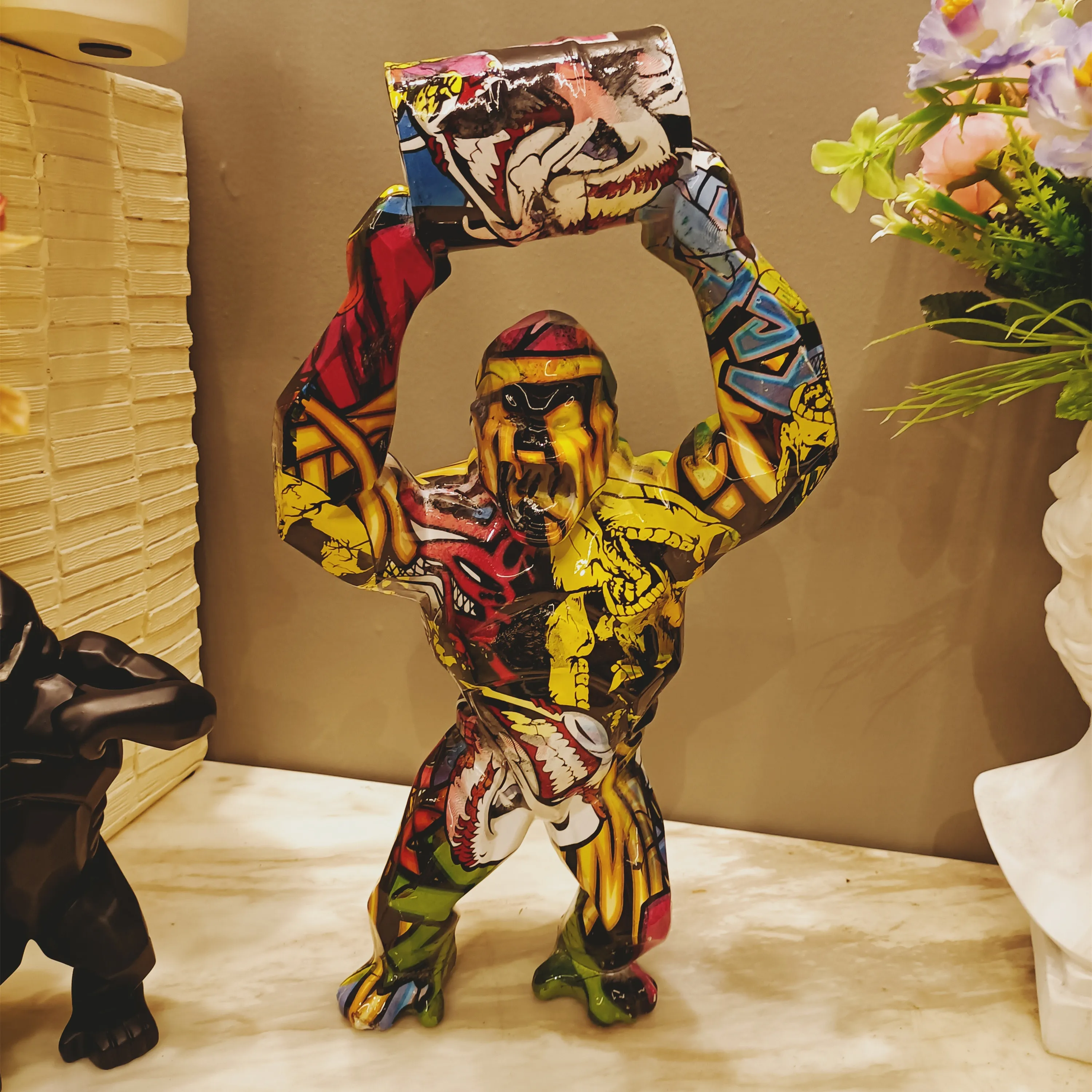 Смола, усилен със стъклени влакна пластмаса скулптура шимпанзетата украса бара декорация на дома, хол аксесоари за спалня подаръци