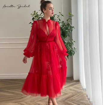 Абитуриентски рокли Arietta от тюл Midi в червено грах с дълги буйни ръкави, прозрачни деколте и апликации, сватбени Рокли за партита трапецовидна форма с дължина до коляното
