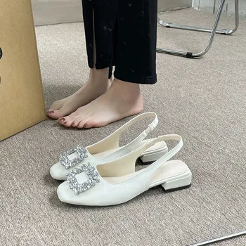 Дамски летни сандали Baotou, нови дамски обувки на френския темперамент на площада и дебелите обувки с кристали.