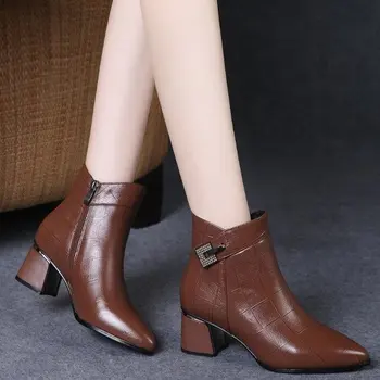 Есенно-зимни нови модни дамски обувки 2023 г., модни обувки на дебелите обувки с остри пръсти, модерен и темпераментна тенденция къси обувки