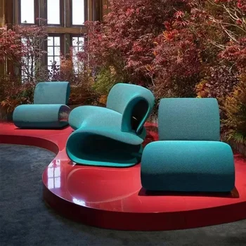 Заоблен диван за тераси хотел Villa със специална форма