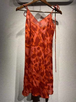 Ново дамско коприна рокля с наклонена деколте за пролет-лято 2023 година