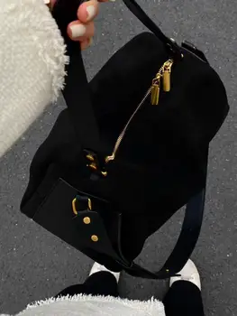 Реколта Матова Черна Дамска чанта-тоут Голям Капацитет, чанта, възглавница Ins, Корейската Новост 2023 г., е Универсална чанта През рамо За Междуградски пътувания с едно рамо