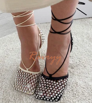 Сандали на висок ток с квадратни пръсти от мрежата с кристали пикантни Женски обувки-лодка дантела 2022 г. Летни Луксозни обувки-гладиатори